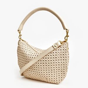 Clare V. Petit Moyen